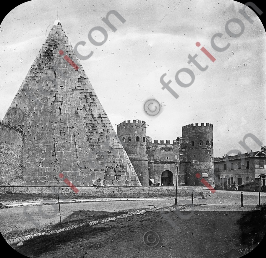 Pyramide des Cestius - Foto foticon-simon-033-031-sw.jpg | foticon.de - Bilddatenbank für Motive aus Geschichte und Kultur
